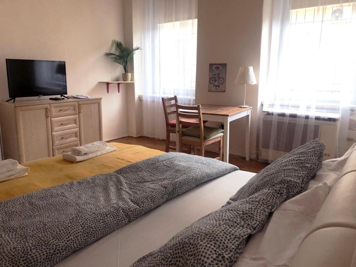 V57 Apartment Oktogon ブダペスト エクステリア 写真