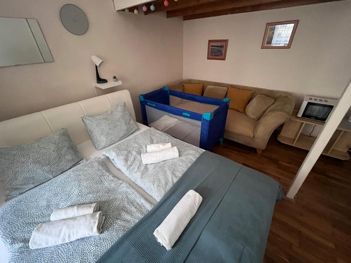 V57 Apartment Oktogon ブダペスト エクステリア 写真